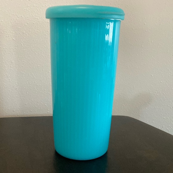 tupperware-kitchen-tupperware-24-oz-insulated-cup-tumbler-with